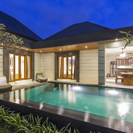 The Banyumas Suite Villa Legian Exterior photo