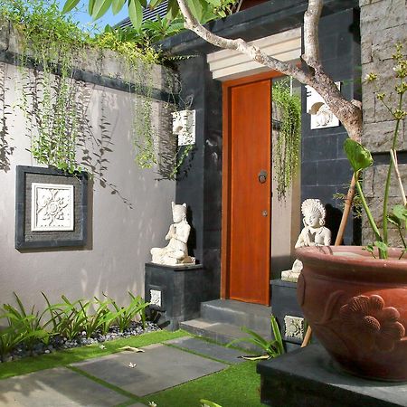 The Banyumas Suite Villa Legian Exterior photo