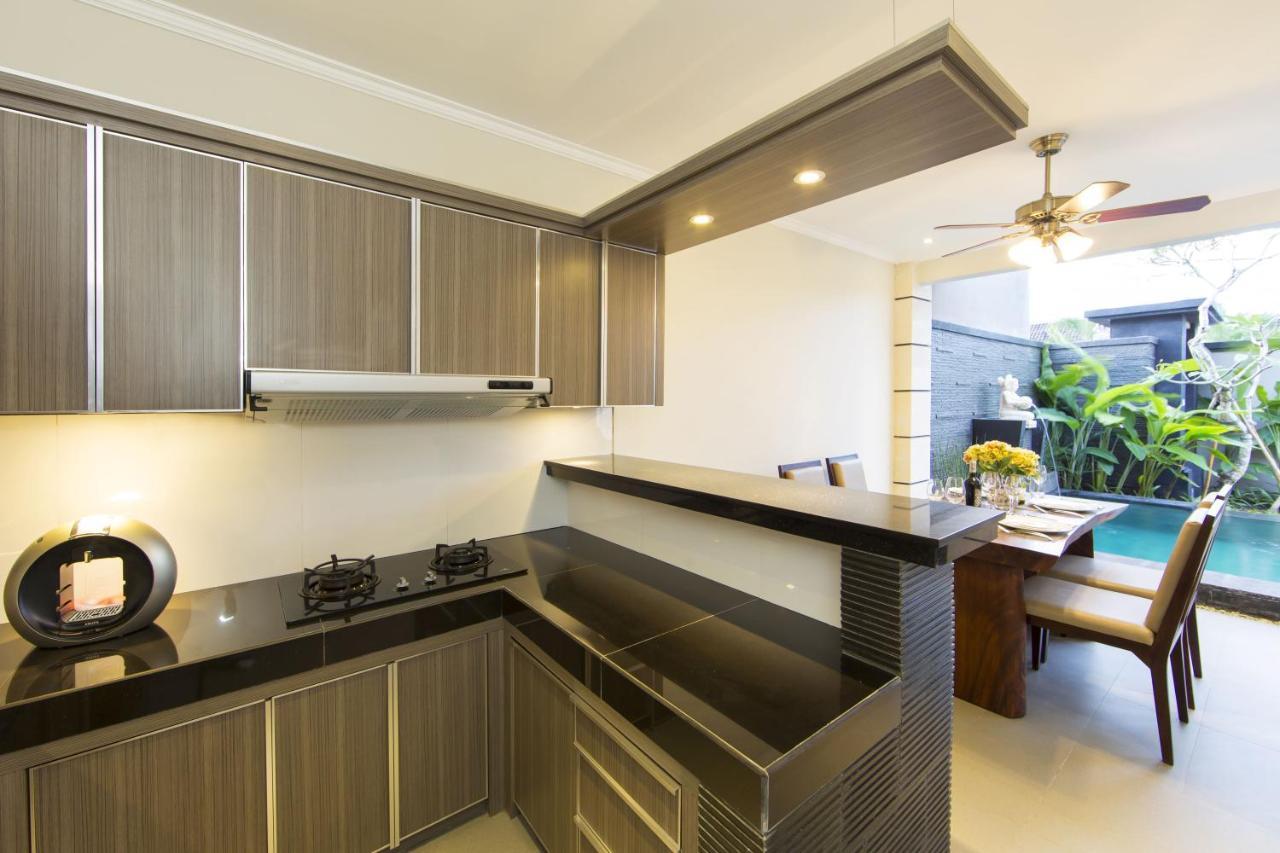 The Banyumas Suite Villa Legian Exterior photo