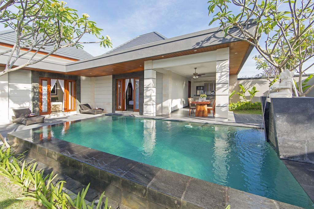 The Banyumas Suite Villa Legian Room photo
