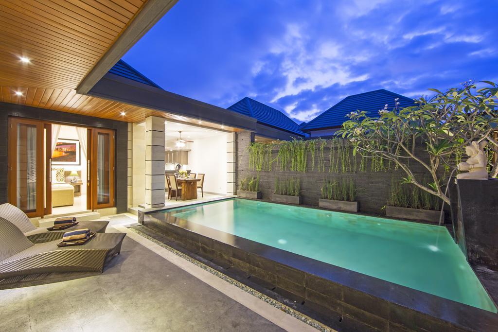 The Banyumas Suite Villa Legian Room photo