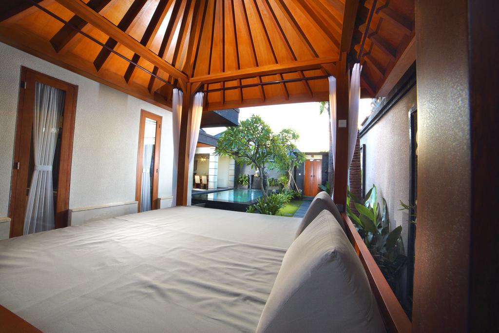 The Banyumas Suite Villa Legian Exterior photo