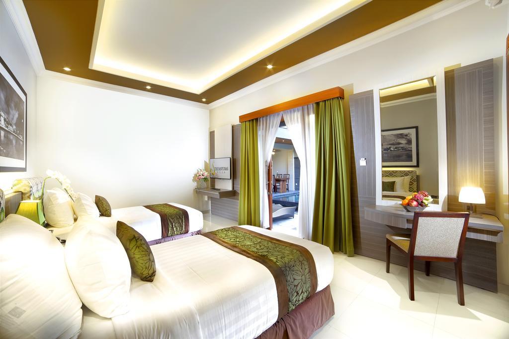 The Banyumas Suite Villa Legian Exterior photo