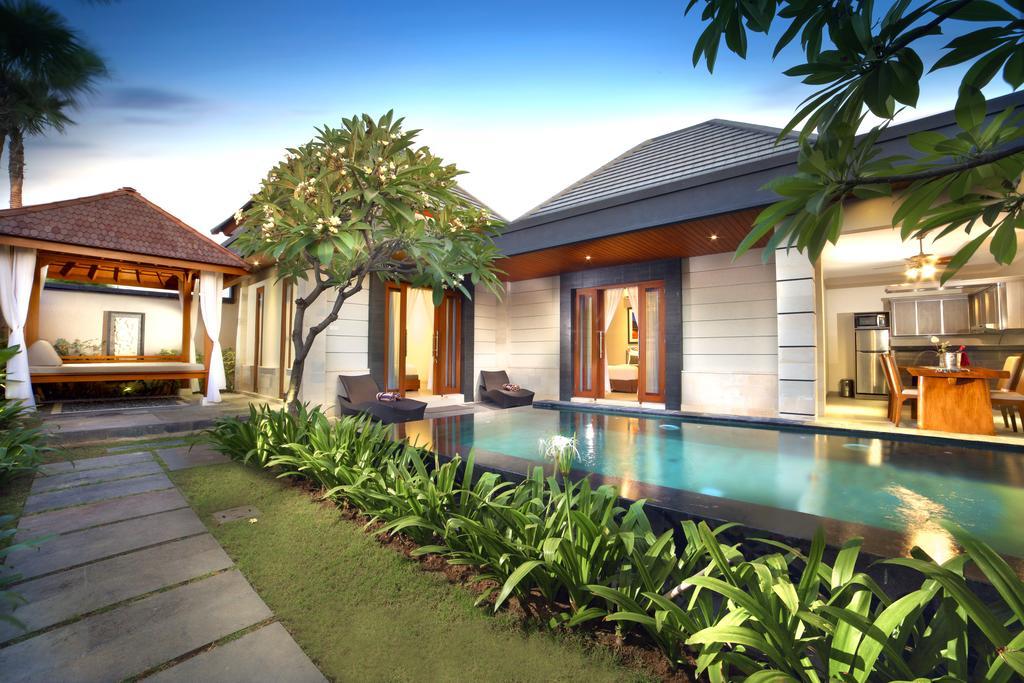 The Banyumas Suite Villa Legian Exterior photo
