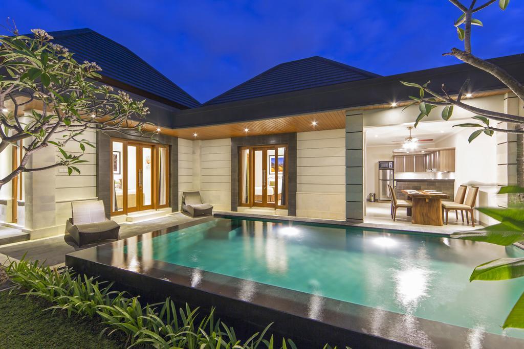The Banyumas Suite Villa Legian Exterior photo