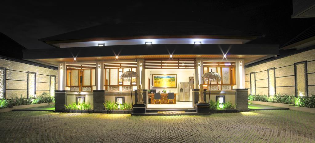 The Banyumas Suite Villa Legian Exterior photo