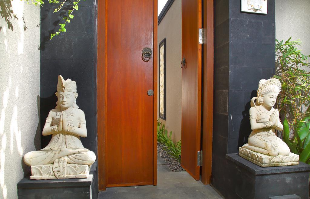 The Banyumas Suite Villa Legian Exterior photo